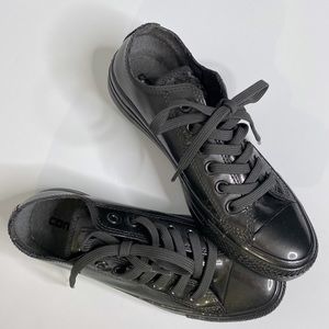 Converse Sneakers size 7